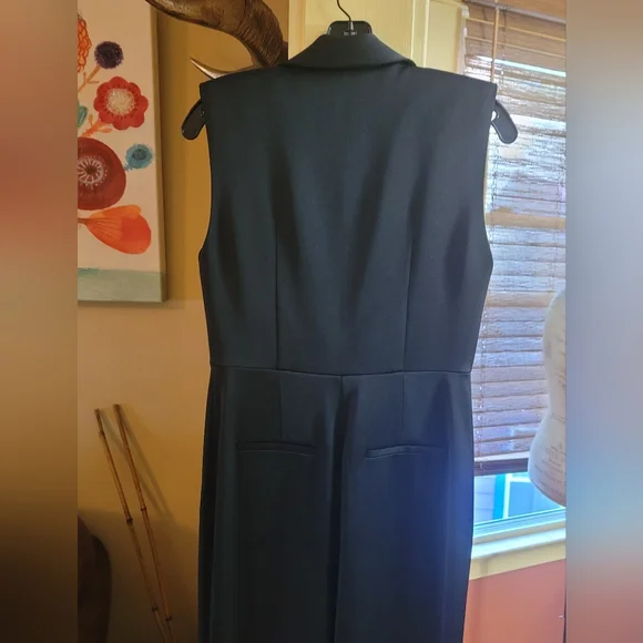 Alice and Olivia Shoshanna Sleeveless Tuxedo Jumpsuit - Picture 9 of 12